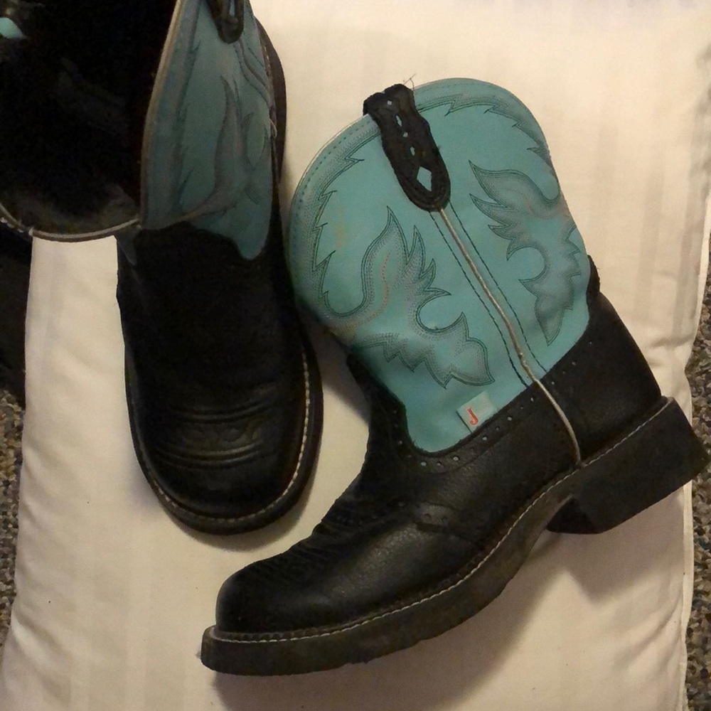 Blue/black Justin Gypsy boots, Size 10